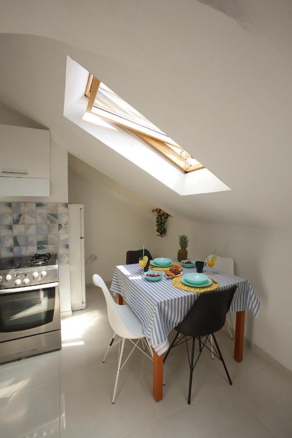 Center Lucia -split Center- 7 Guests