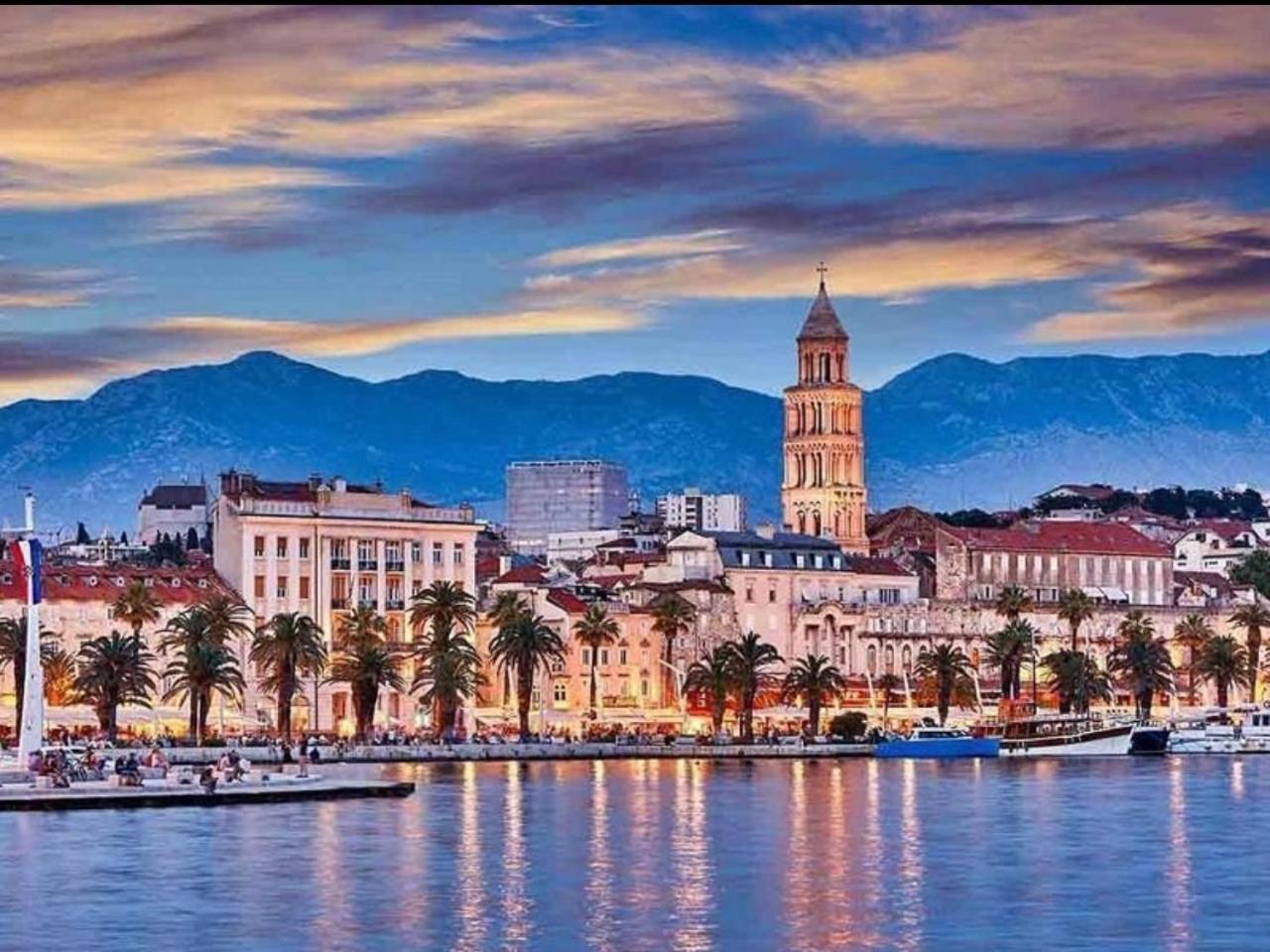 Center Lucia -split Center- 7 Guests Apartament
